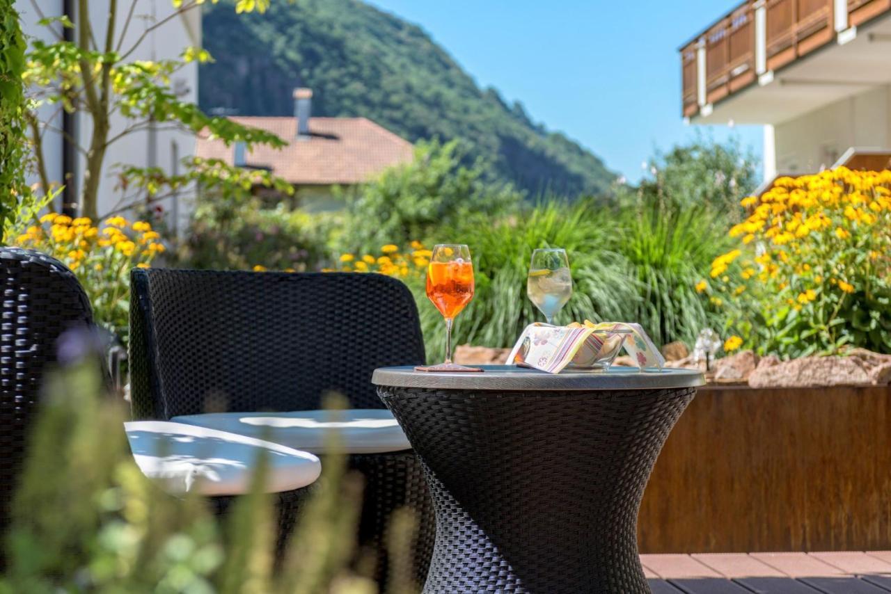 Hotel Garni Gruener Baum Laives Ngoại thất bức ảnh