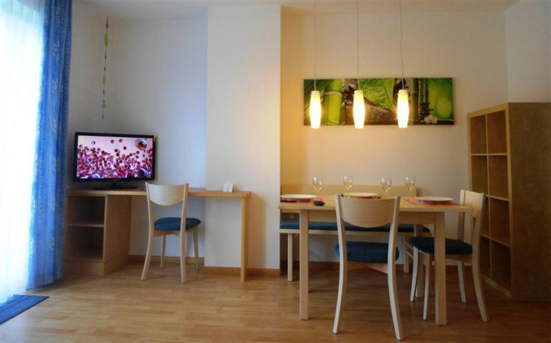 Hotel Garni Gruener Baum Laives Ngoại thất bức ảnh