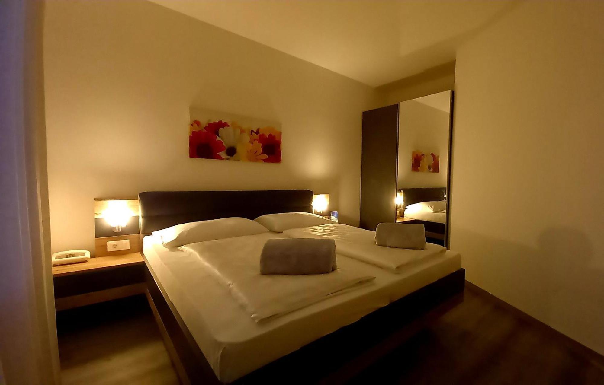 Hotel Garni Gruener Baum Laives Ngoại thất bức ảnh