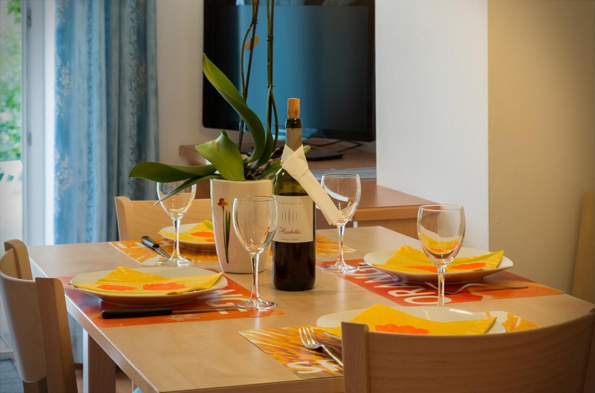 Hotel Garni Gruener Baum Laives Ngoại thất bức ảnh