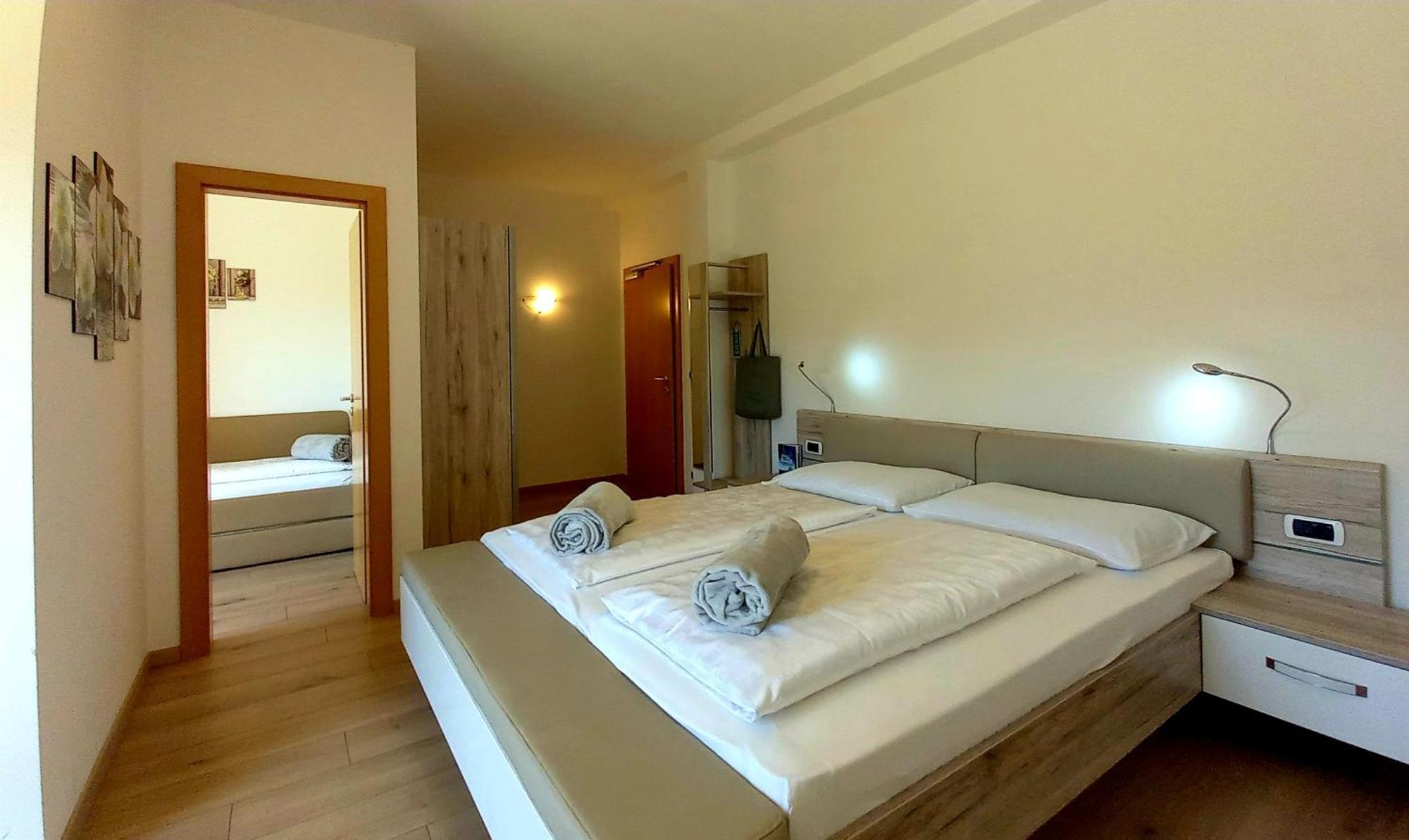 Hotel Garni Gruener Baum Laives Ngoại thất bức ảnh