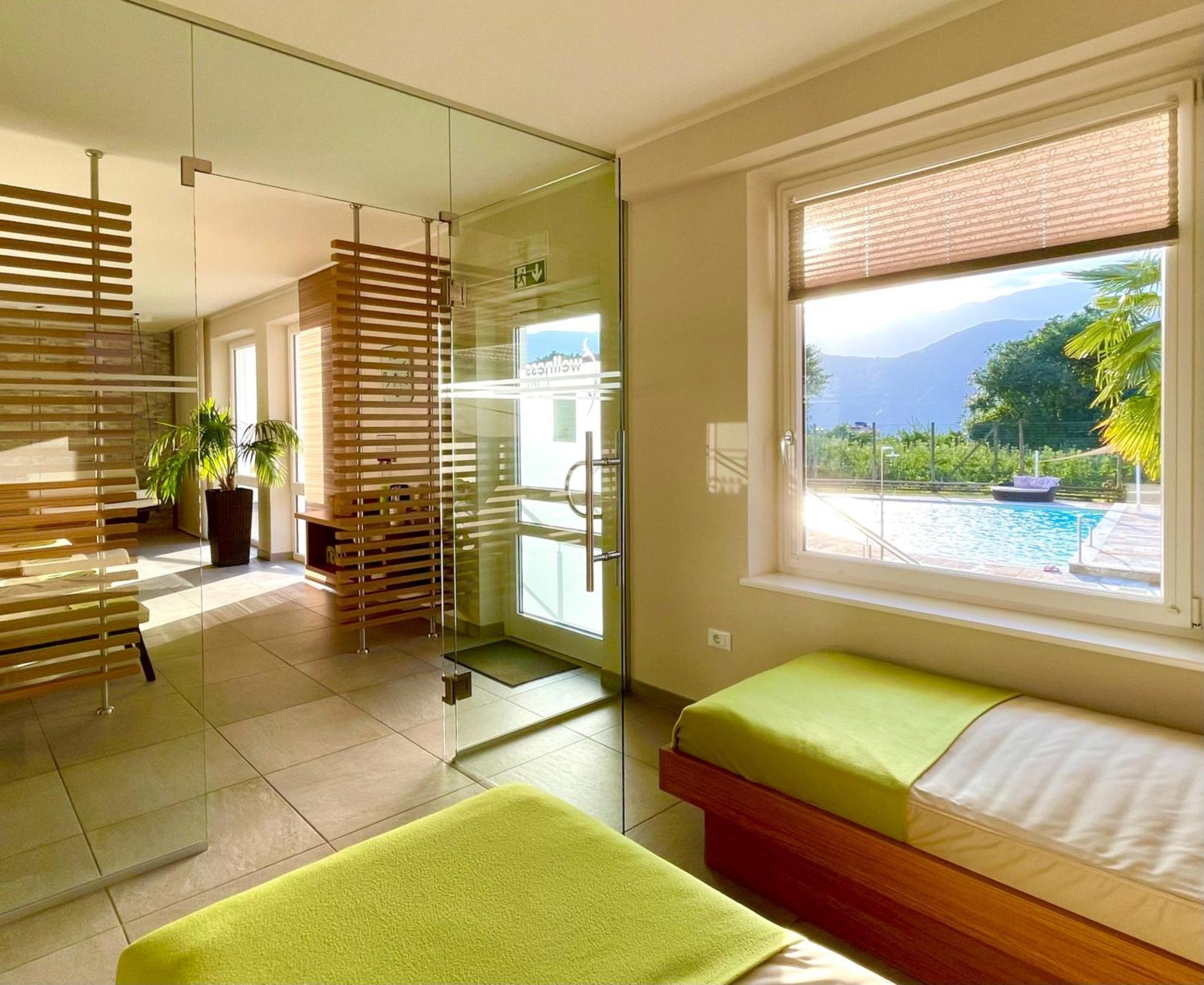 Hotel Garni Gruener Baum Laives Ngoại thất bức ảnh